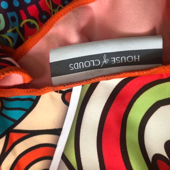 House of Clouds NWT Microfiber Beach Towel Quick Dry Sand Free Colorful Print - Picture 3 of 11